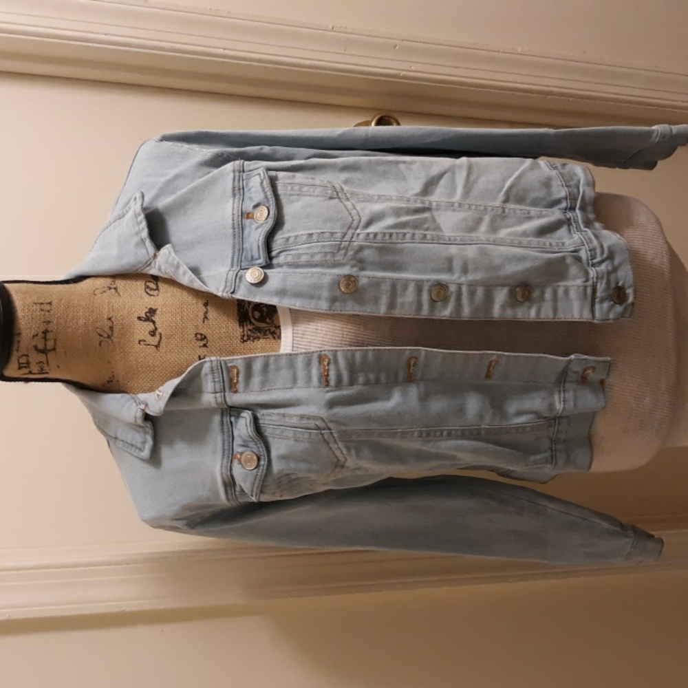 Light jean jacket Medium Junior